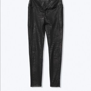 Pink Victoria’s Secret Ultimate V leggings